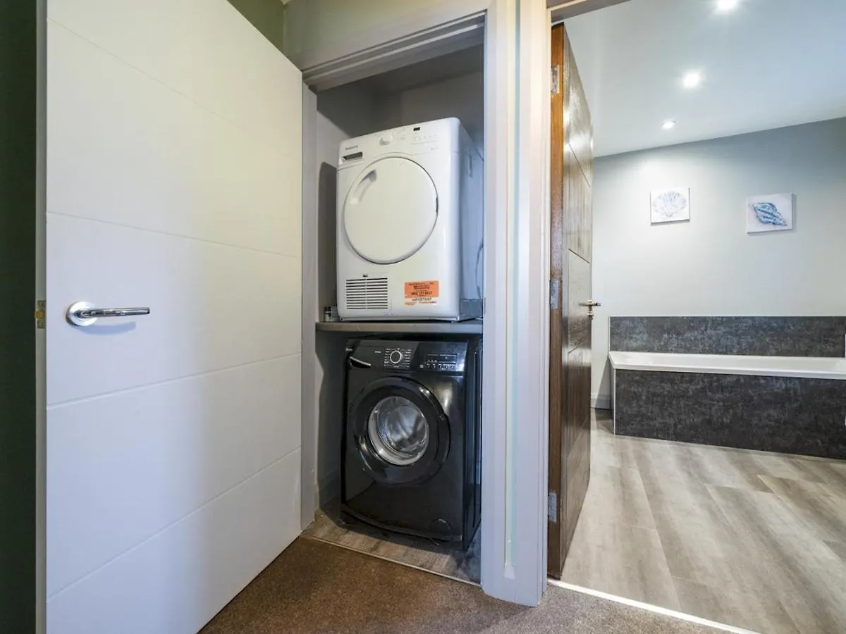 Pass The Keys Stunning 2Br Duplex W Bars Cafes Parks Nearby Apartment Belfast